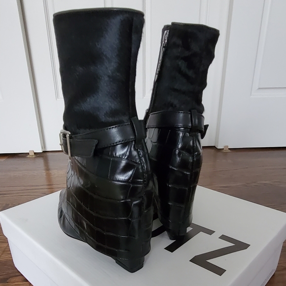 Schutz jorian crocodile embossed leather wedge booties - Picture 6 of 6